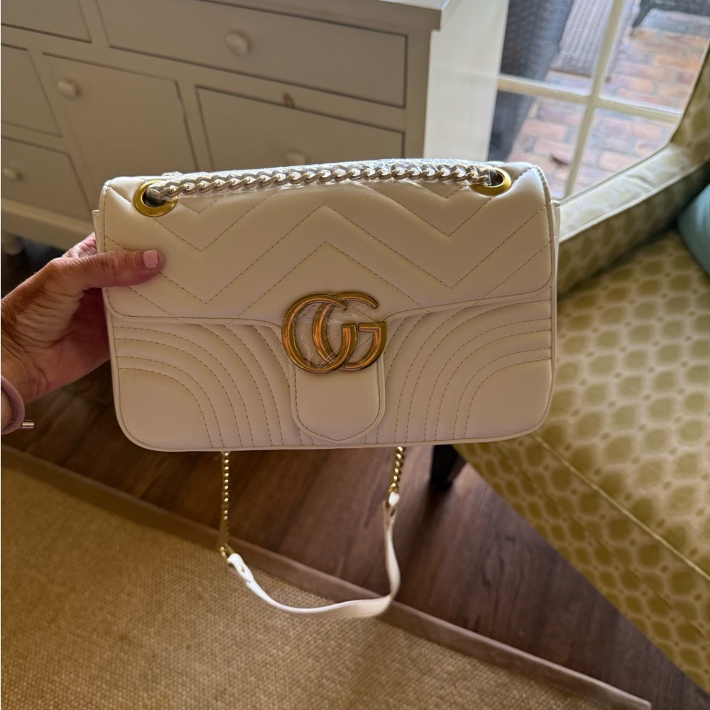 Gucci White Quilted Leather Shoulder Bag (not real)